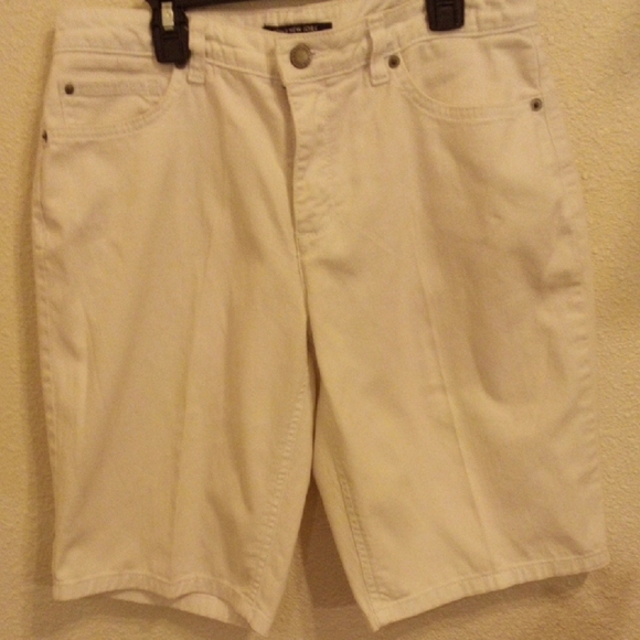 Jones New York White Jean Shorts for Men - Picture 2 of 7